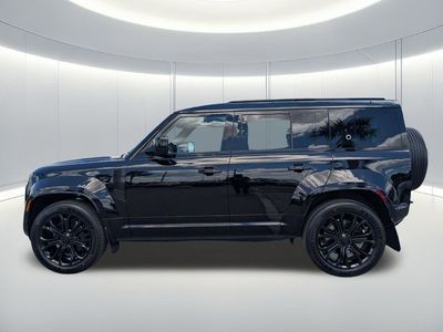 2026 Land Rover Defender 110 - Photo 2