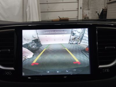 2024 Chrysler Pacifica — photo 16 view