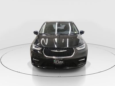 2024 Chrysler Pacifica — side profile view