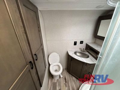 2022 Venture RV Sonic - Photo 11