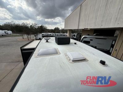 2022 Venture RV Sonic - Photo 3