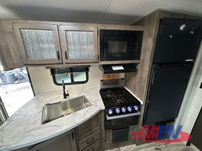 2022 Venture RV Sonic - Photo 7