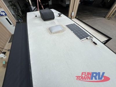 2022 Venture RV Sonic - Photo 4