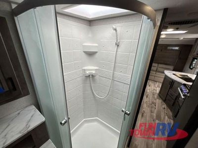 2022 Venture RV Sonic - Photo 12