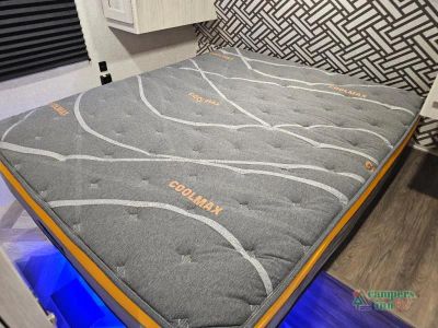 2023 CrossRoads RV Zinger — photo 41 view