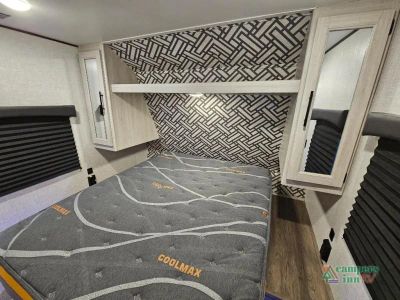 2023 CrossRoads RV Zinger — photo 39 view
