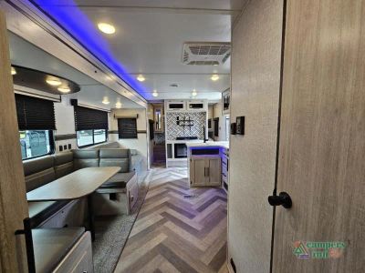2023 CrossRoads RV Zinger — photo 11 view