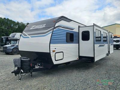 2023 CrossRoads RV Zinger — interior view