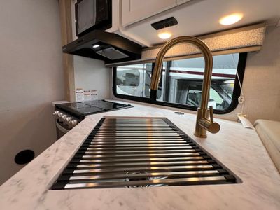 2026 Thor Motor Coach CHATEAU - Photo 10