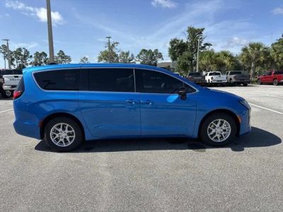 2027 Chrysler Pacifica Select in Hydro Blue Pearlcoat — front three-quarter view