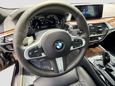 2019 BMW 5 Series — photo 40 view