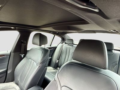 2019 BMW 5 Series — photo 27 view