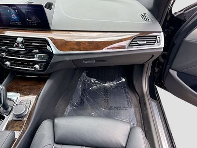 2019 BMW 5 Series — photo 18 view