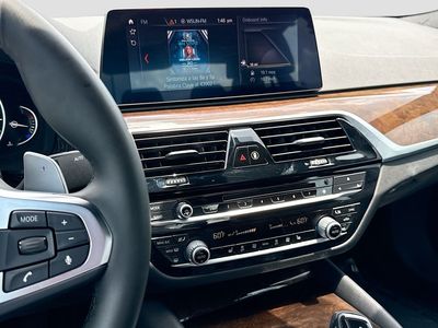2019 BMW 5 Series — photo 28 view