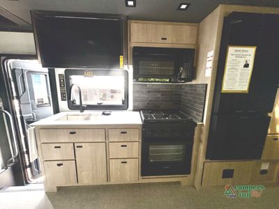 2026 Grand Design Lineage Series F — photo 19 view