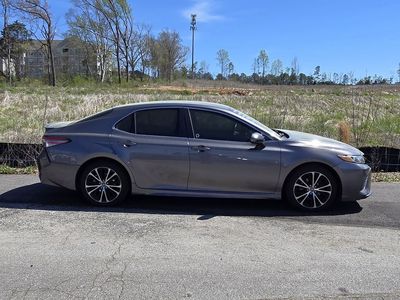 2018 Toyota Camry - Photo 2
