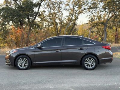 2015 Hyundai Sonata — photo 8 view