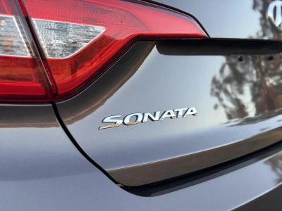 2015 Hyundai Sonata — photo 9 view