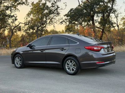 2015 Hyundai Sonata — photo 7 view