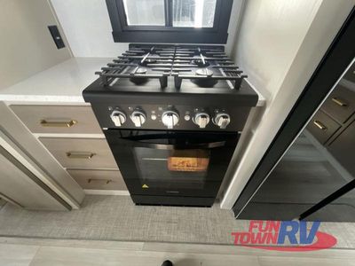 2025 Forest River RV Salem Hemisphere — photo 17 view