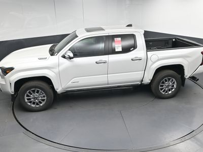 2025 Toyota Tacoma i-FORCE MAX Limited i-FORCE MAX Truck Double Cab - Photo 33