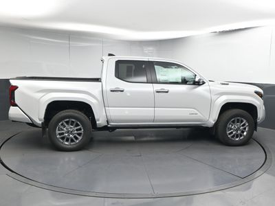 2025 Toyota Tacoma i-FORCE MAX Limited i-FORCE MAX Truck Double Cab - Photo 8