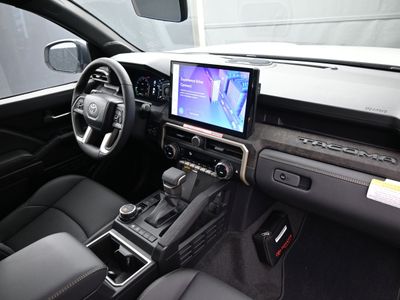 2025 Toyota Tacoma i-FORCE MAX Limited i-FORCE MAX Truck Double Cab - Photo 17