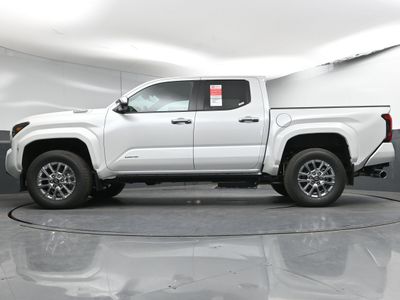 2025 Toyota Tacoma i-FORCE MAX Limited i-FORCE MAX Truck Double Cab - Photo 25