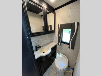 2026 Tiffin Motorhomes Phaeton IH - Photo 12
