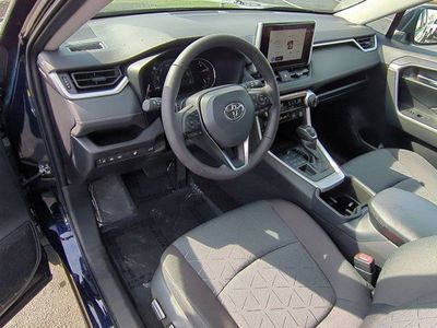 2025 Toyota RAV4 — photo 9 view