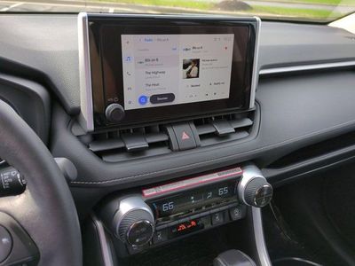 2025 Toyota RAV4 — photo 12 view