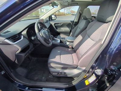 2025 Toyota RAV4 — photo 8 view