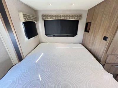 2019 Dynamax ISATA 3 — photo 16 view