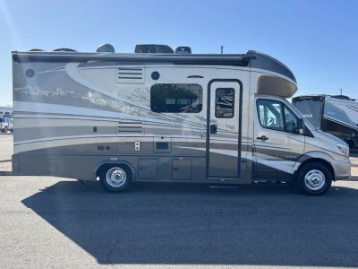2019 Dynamax ISATA 3 — photo 24 view