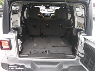 2024 Jeep Wrangler — photo 11 view