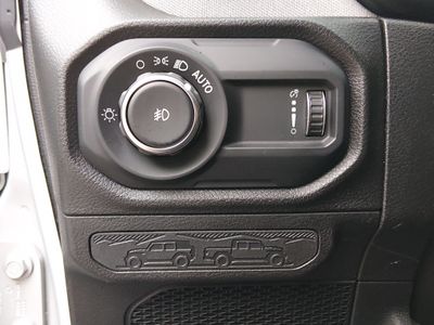 2024 Jeep Wrangler — photo 13 view