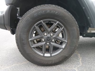 2024 Jeep Wrangler — photo 10 view