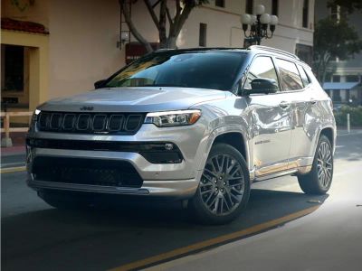 2022 Jeep Compass Limited 4x4 in Granite Crystal Metallic Clearcoat — front three-quarter view