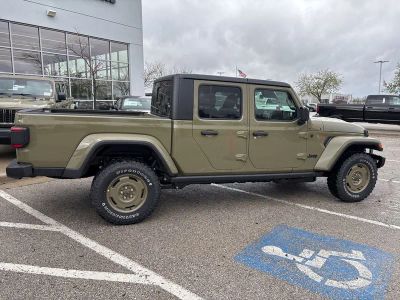 2026 Jeep Gladiator — photo 31 view
