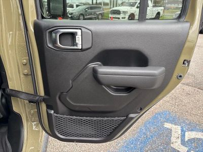 2026 Jeep Gladiator — photo 43 view