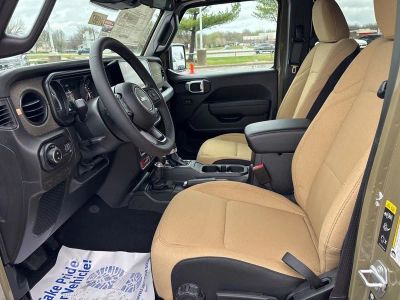2026 Jeep Gladiator — photo 57 view