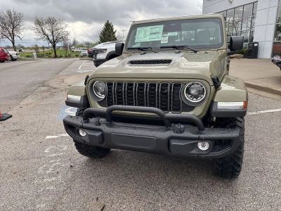 2026 Jeep Gladiator — photo 11 view