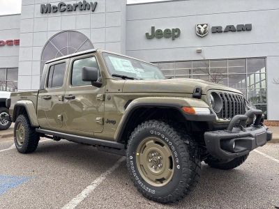 2026 Jeep Gladiator JTJL98 — front three-quarter view