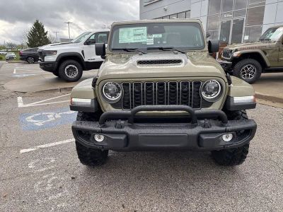 2026 Jeep Gladiator — photo 10 view