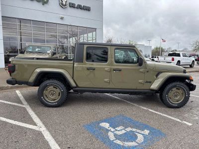 2026 Jeep Gladiator — photo 33 view