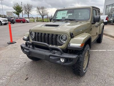 2026 Jeep Gladiator — photo 12 view