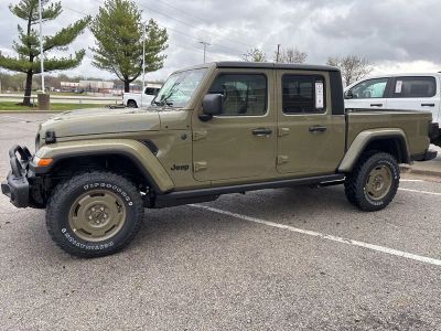 2026 Jeep Gladiator — photo 16 view