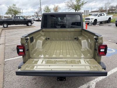 2026 Jeep Gladiator — photo 38 view