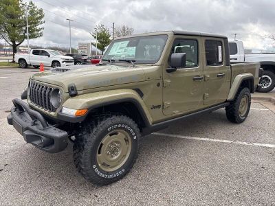 2026 Jeep Gladiator — photo 14 view