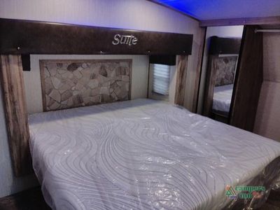 2021 Forest River RV Cherokee Arctic Wolf Suite — photo 41 view